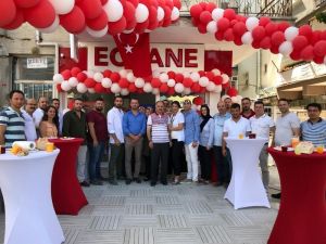 Aldığı girişimcilik belgesiyle eczane açtı