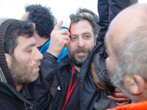 Hayranının fotoğraf isteğini geri çeviren Nejat işler saldırıya uğradı