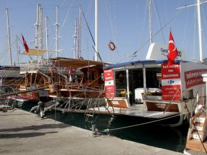 Deniz market, teknelerin hizmetinde