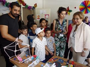 Eğlenerek veda ettiler