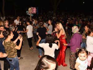 Salihli’de 24. Şeftali Şenliği başladı