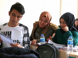 Aziz Nesin Bilgi ve Eğitim Merkezi gençlerin umudu oldu