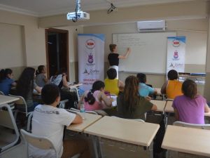 Şehzadeler’de yaz kursları devam ediyor