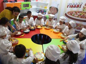 Germencikli çocuklar meslek atölyesinde doyasıya eğlendi