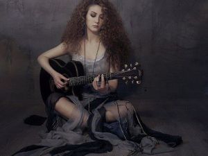 Sena Şener İzmir’i sallayacak