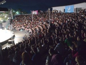Aliağa’da kahkaha dolu bir gece