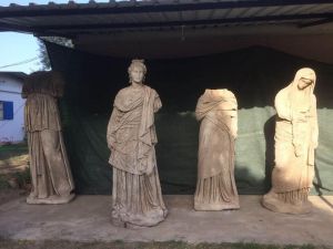 Magnesia Antik Kenti’nde 2 bin yıllık 6 adet heykel bulundu