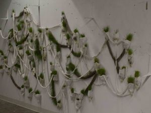 Sanatçı Dilay Koçoğulları kadın cinayetleri için proje gerçekleştirdi