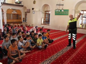 Camilerde çocuklara trafik eğitimi