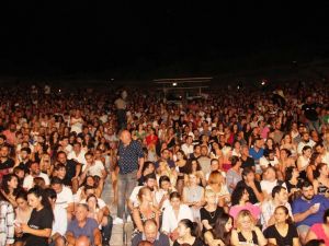 Sıla konserinde adım atacak yer kalmadı