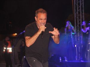 Haluk Levent coştu, coşturdu