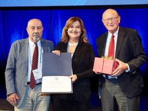 Türk bilim insanına onur ödülü