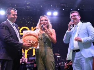 İrem Derici Vakfıkebir’i salladı