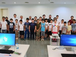 Haftada 60 kişinin eğitim göreceği kodlama eğitimleri başladı