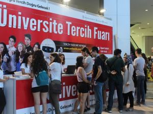 İzmir’de Üniversite Tercih Fuarı heyecanı