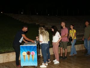 PAÜ açık hava sinemasına öğrencilerden büyük ilgi