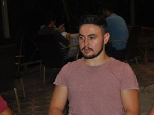 Ünlü oyuncuya benzeyen genç ilgi odağı oldu