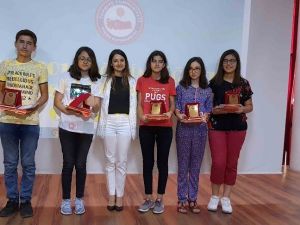 Gördes’te LGS’de başarılı olan öğrenciler ödüllendirildi