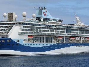 Kuşadası’nda gemiyle 3 bin turist geldi