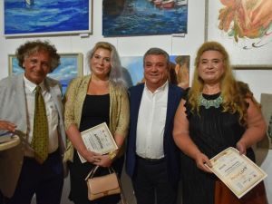 Ukraynalı ressamlar Kuşadası’nı çizdi