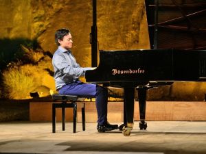 Singapurlu piyanist Shaun Choo’dan Gümüşlük’te unutulmaz konser