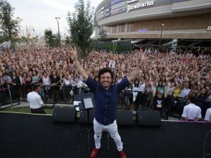 Buray’dan İzmir’de muhteşem performans