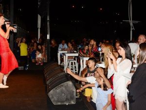 Yıldız Tilbe’den dans şov