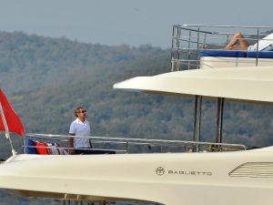 Sarkozy’nin eşi Carla Bruni’nin inadı tuttu