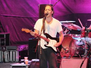 Kaan söyledi, sevgilisi Kıvılcım eşlik etti