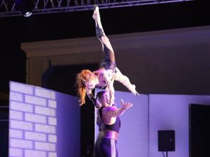 Anadolu Ateşi Kuşadası’nda sahnelendi