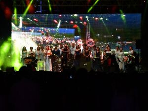 İzmir’den barış şarkıları yankılandı