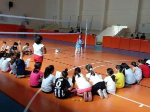 Çocukların ekranla değil, akranla büyümesi projesi