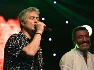 Cengiz Kurtoğlu ve Hakan Altun’dan kurtuluş konseri