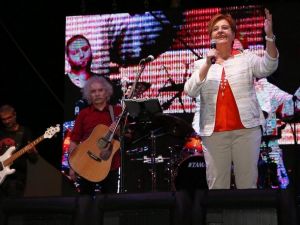 Konak’ta Yeni Türkü ile kurtuluş coşkusu