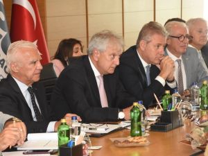 Sanayi, ticaret, ihracatta İzmir için üç koldan atak
