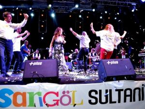 Sarıgöllüler ’Ankara Gecesi’ ile coştu