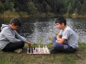 Domaniç sokaklarında satranç turnuvası var