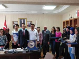 Başarılı öğrenciler ödüllendirildi