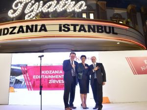 Çocuklar burada kendi paralarını kazanıp, gerçek hayatı deneyimliyor