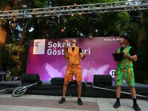 Dünyanın en iyi sokak gösterileri İEF’te