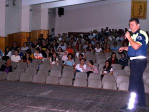 Öğretmenler trafik eğitiminden geçti