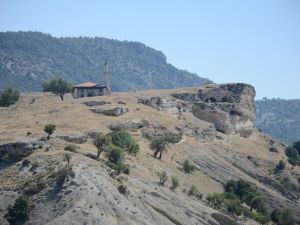 Mağaralardan binalara uzanan yerleşim yeri: Tabae