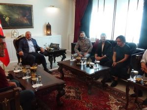 ’Baba 1.5’ filminin oyuncuları Vali Zorluoğlu’nu ziyaret etti