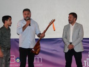 Müslüm Gürses’in ilk sazını eline alınca gözleri doldu