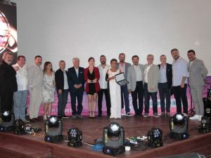 Türk Filmleri haftasına ünlüler akın etti... Gala’da ünlüler ödüllerine kavuştu