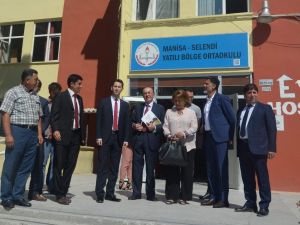 Çikolata devinden Selendi’de eğitime destek