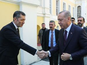 Milli Eğitim Bakanı Ziya Selçuk: "Özgün, orijinal eğitim sistemi kurma ihtiyacımız var"