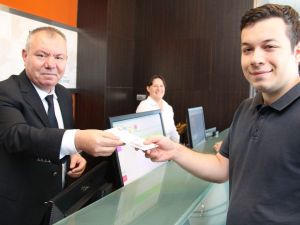 Yeni tiyatro sezonunda perdeler açılıyor