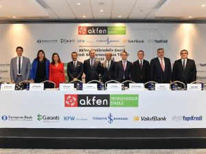Türkiye’nin 5 bölgesine 13 rüzgar ve güneş enerjisi santrali kuruluyor