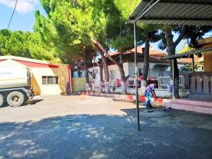 Kemalpaşa Belediyesi’nden okullara temizlik desteği